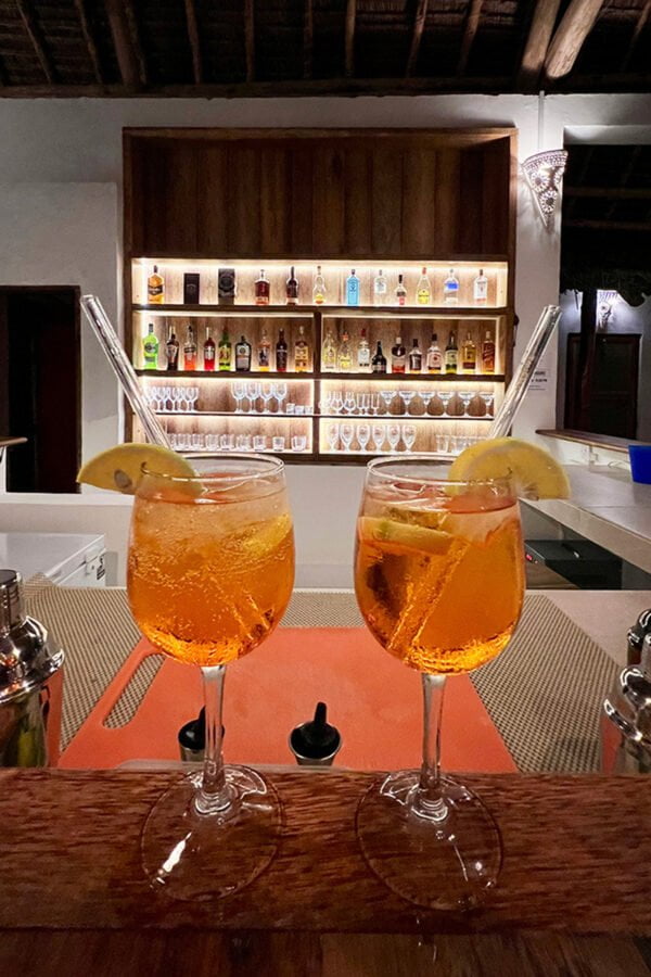 White Dream Lounge Bar V01